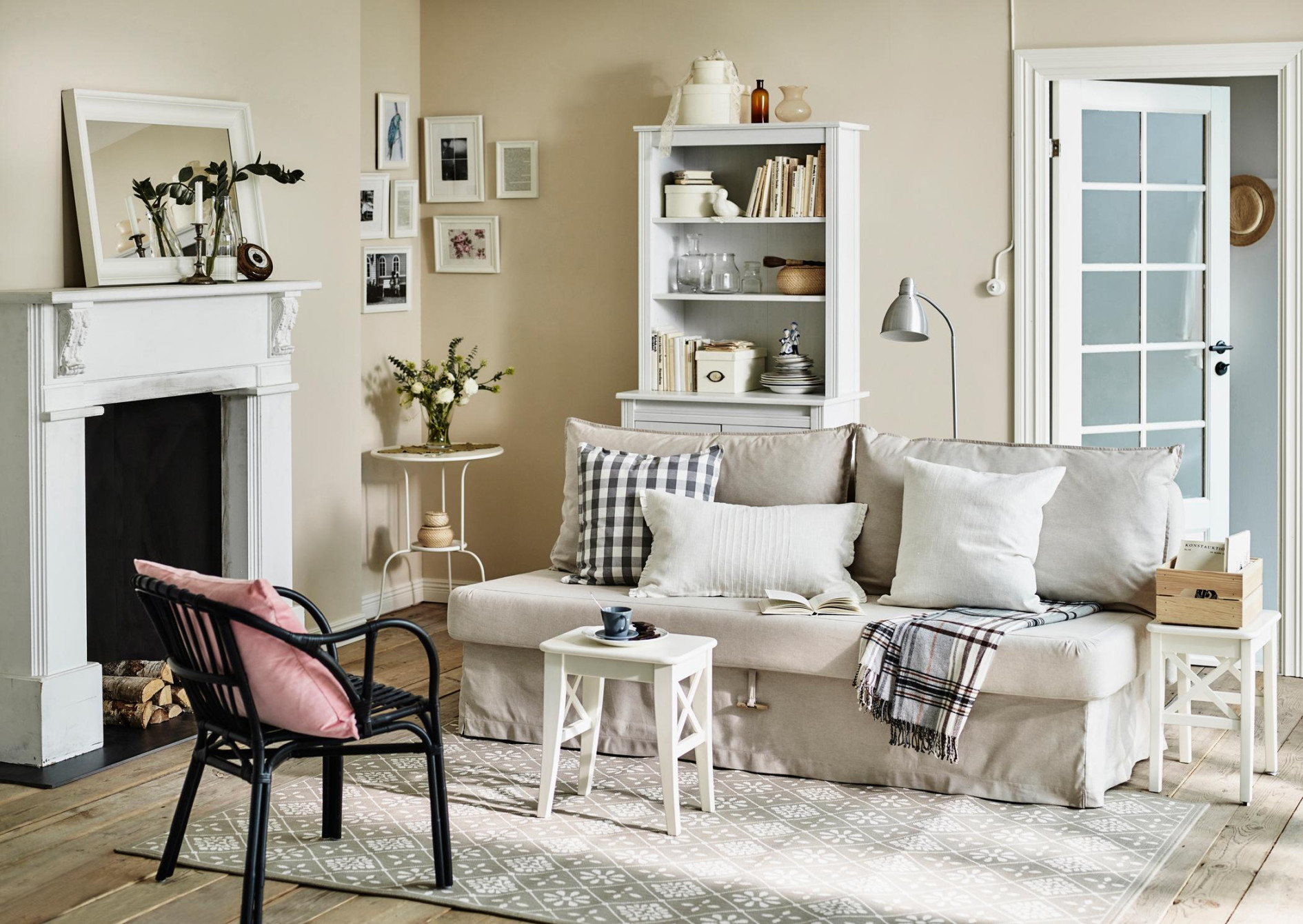 Wohnzimmer im Landhausstil #stuhl #couchtisch #beist Wohnzimmer im Landhausstil #stuhl #couchtisch #beist